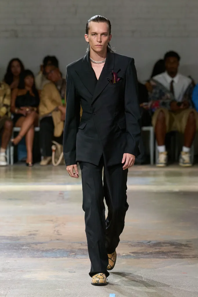 Who Decides War 26SS 022